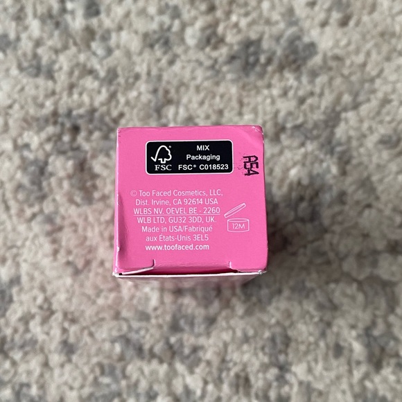 Too Faced Kissing Jelly Lip Oil Gloss Grape Soda - Picture 2 of 8